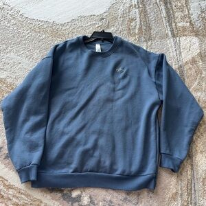 ALO Yoga Men's Slate Blue Crewneck Sweater